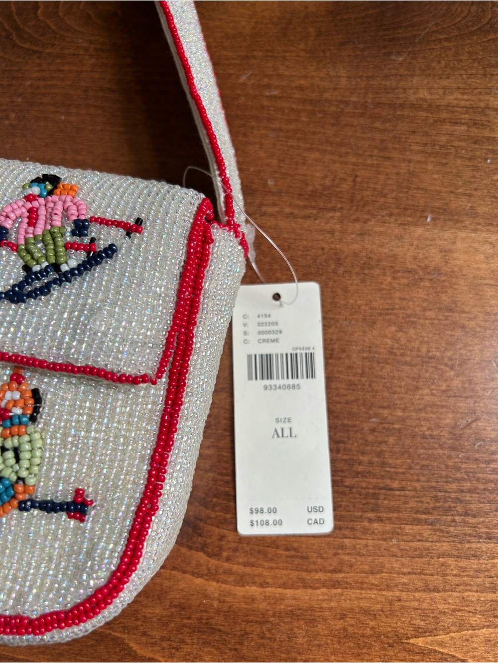 NWT Anthropologie First Edition Fiona White Beaded Ski Motif Bag with Red Trim. - Picture 4 of 13